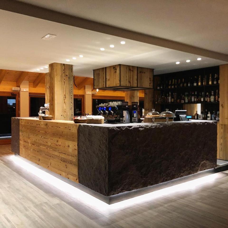拉塔纳德洛索甘尼酒店 蓬泰迪莱尼奥 外观 照片