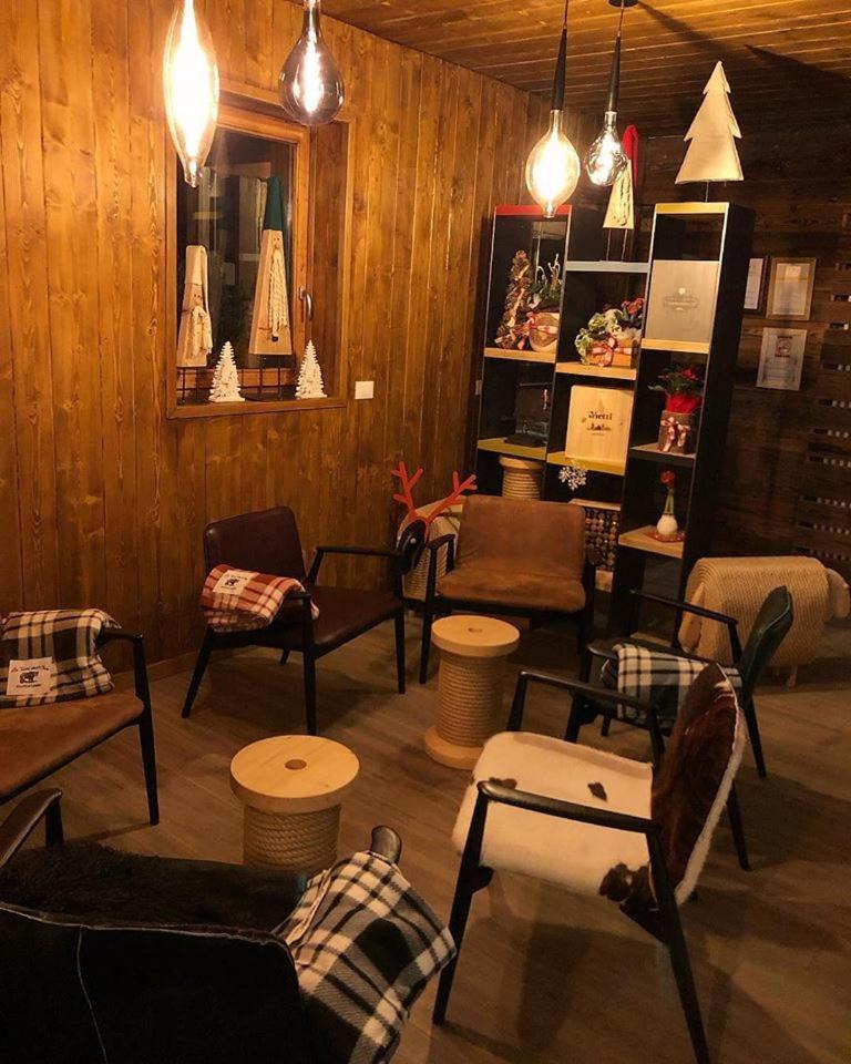 拉塔纳德洛索甘尼酒店 蓬泰迪莱尼奥 外观 照片